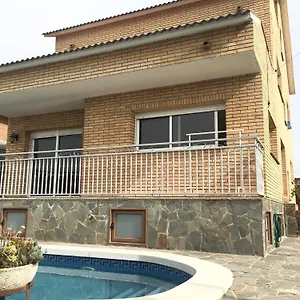 Homestay Casa De Aurora, Rubi